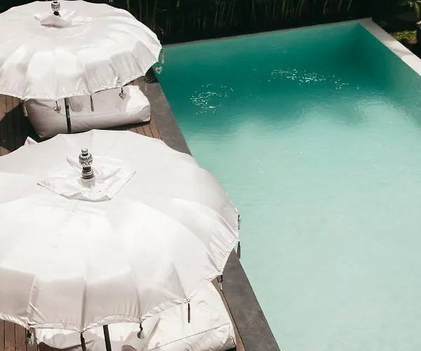 The Padang-padang Hotel 3*