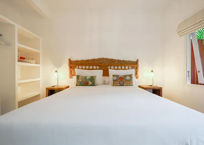 The Padang-padang 3*